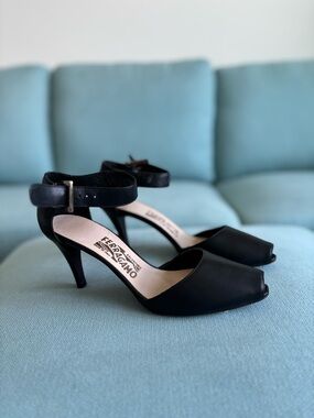 Salvatore Ferragamo Black Leather Ankle Strap Heels | Pointed Toe | US 6.5–7